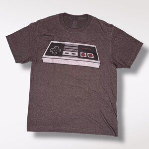 Nintendo NES Controller Graphic Tee Gray Short Sleeve T-Shirt Unisex Size Small